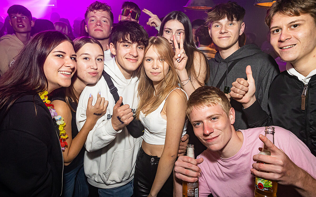 2022 09 17 Airport Malle Party 57 2022 09 17 Airport Malle Party 57