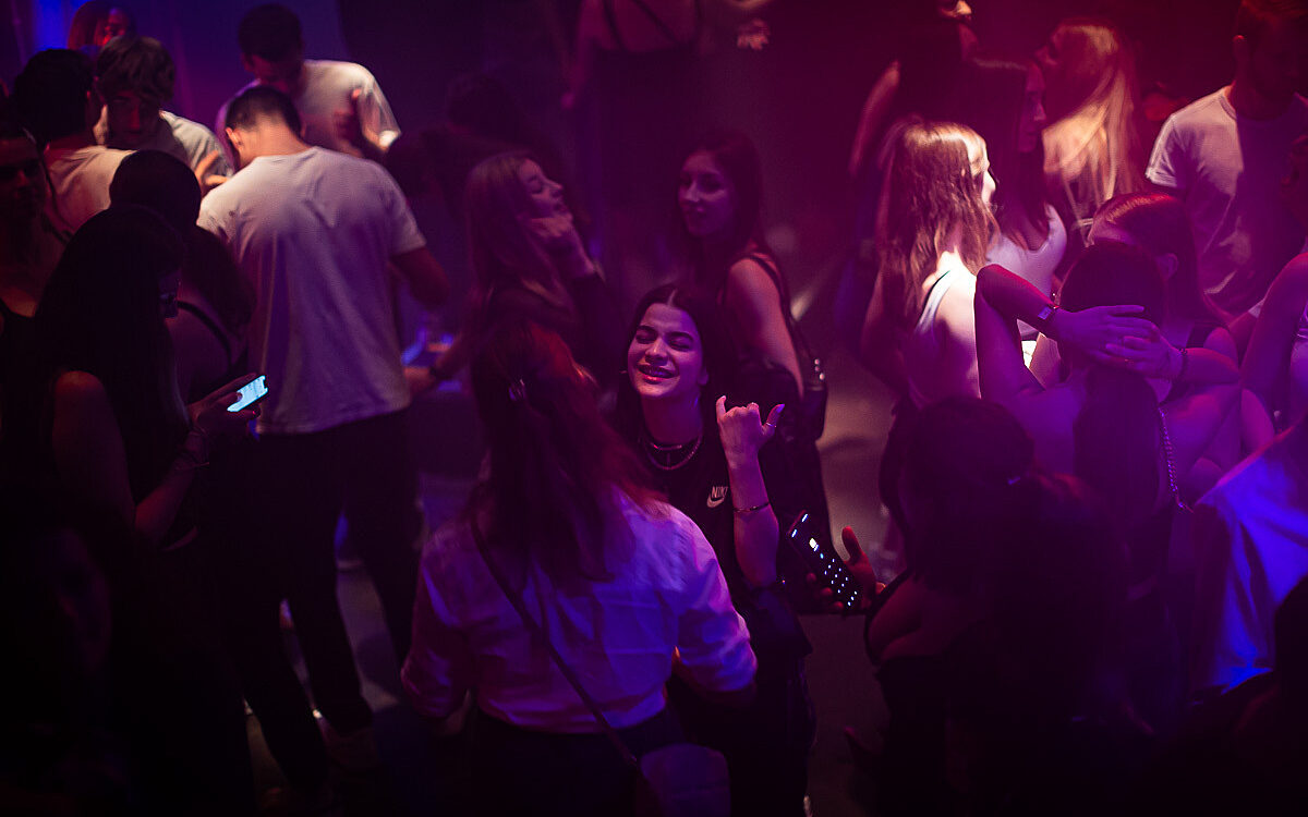 2022 09 30 Airport Black White 1 2022 09 30 Airport Black White 1