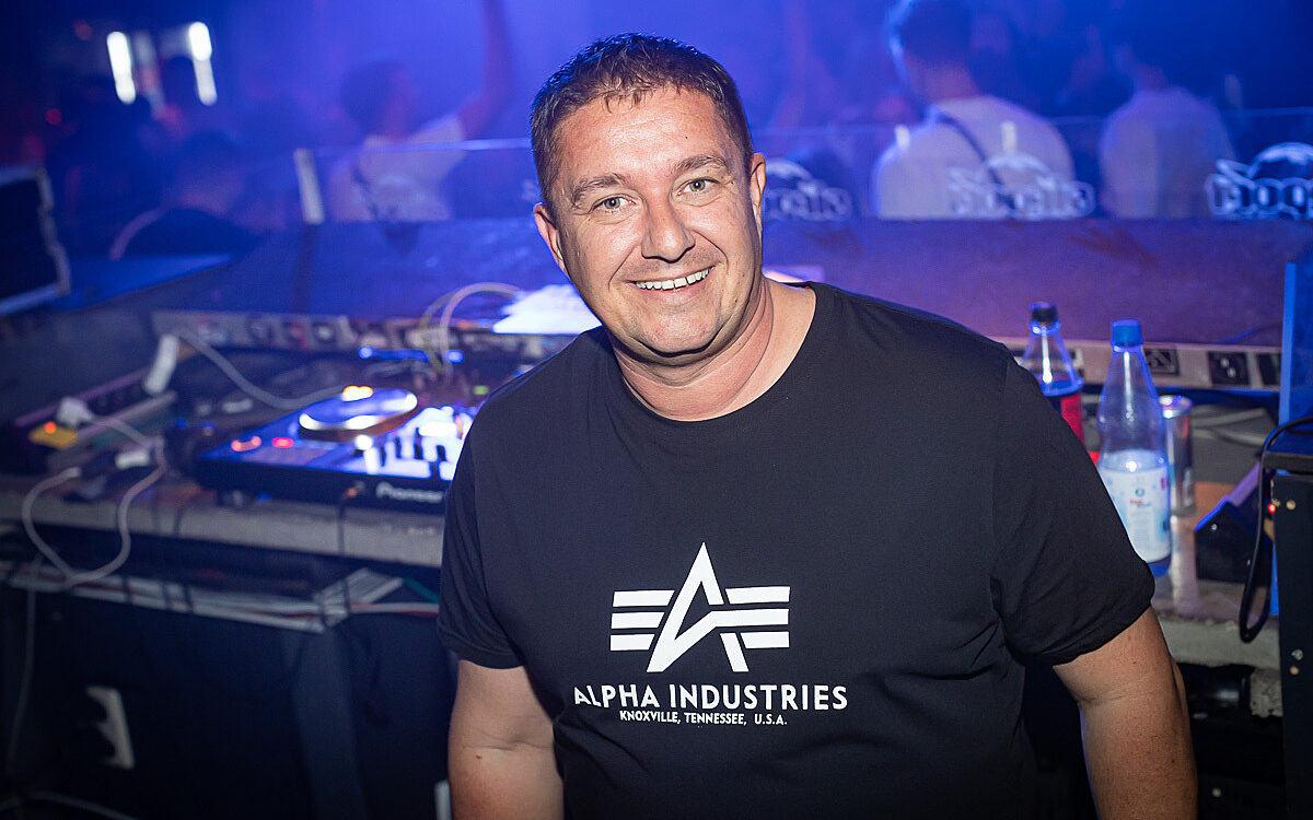 2022 09 30 Airport Black White 13 2022 09 30 Airport Black White 13