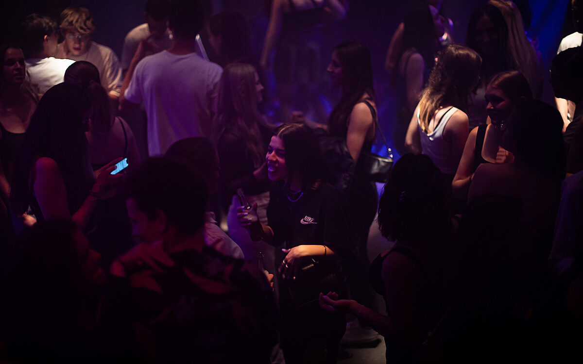 2022 09 30 Airport Black White 2 2022 09 30 Airport Black White 2