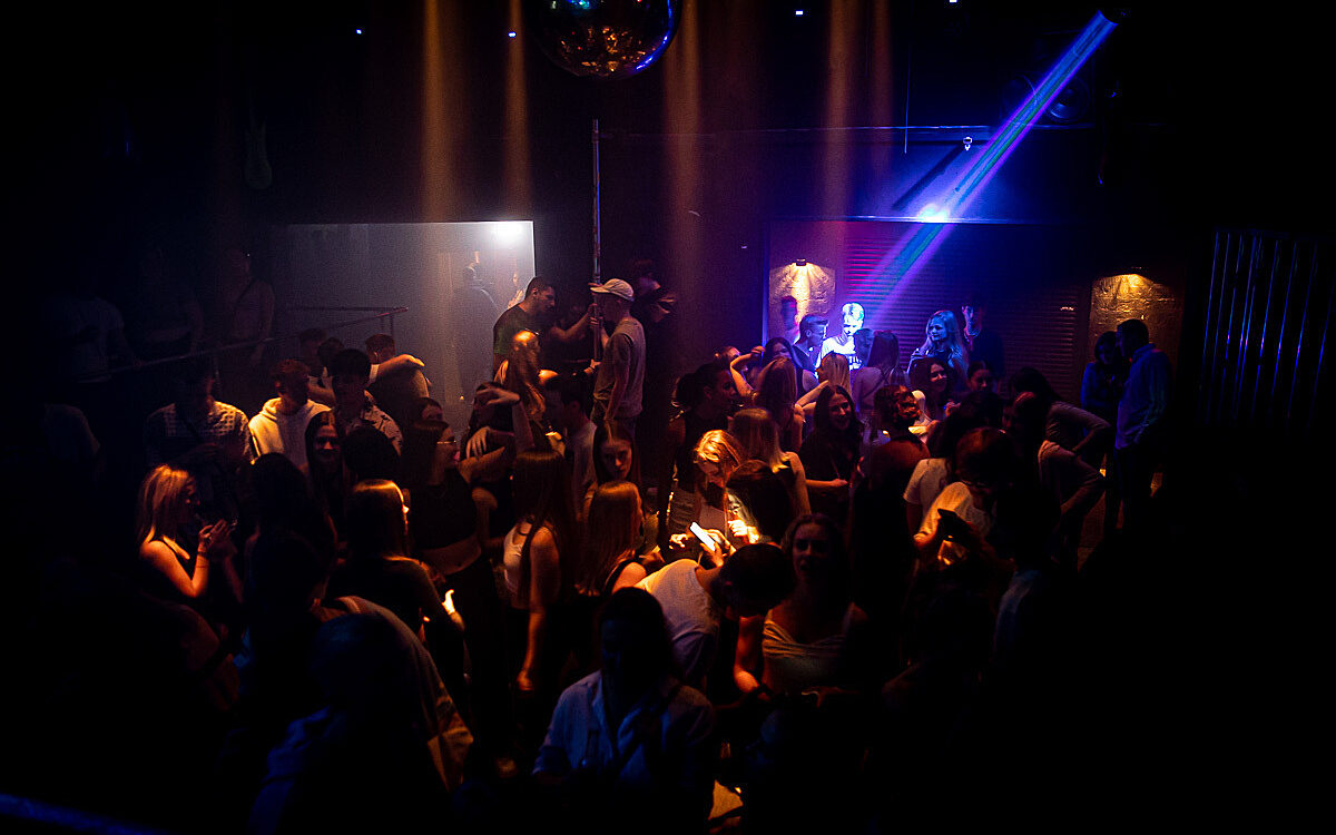 2022 09 30 Airport Black White 21 2022 09 30 Airport Black White 21