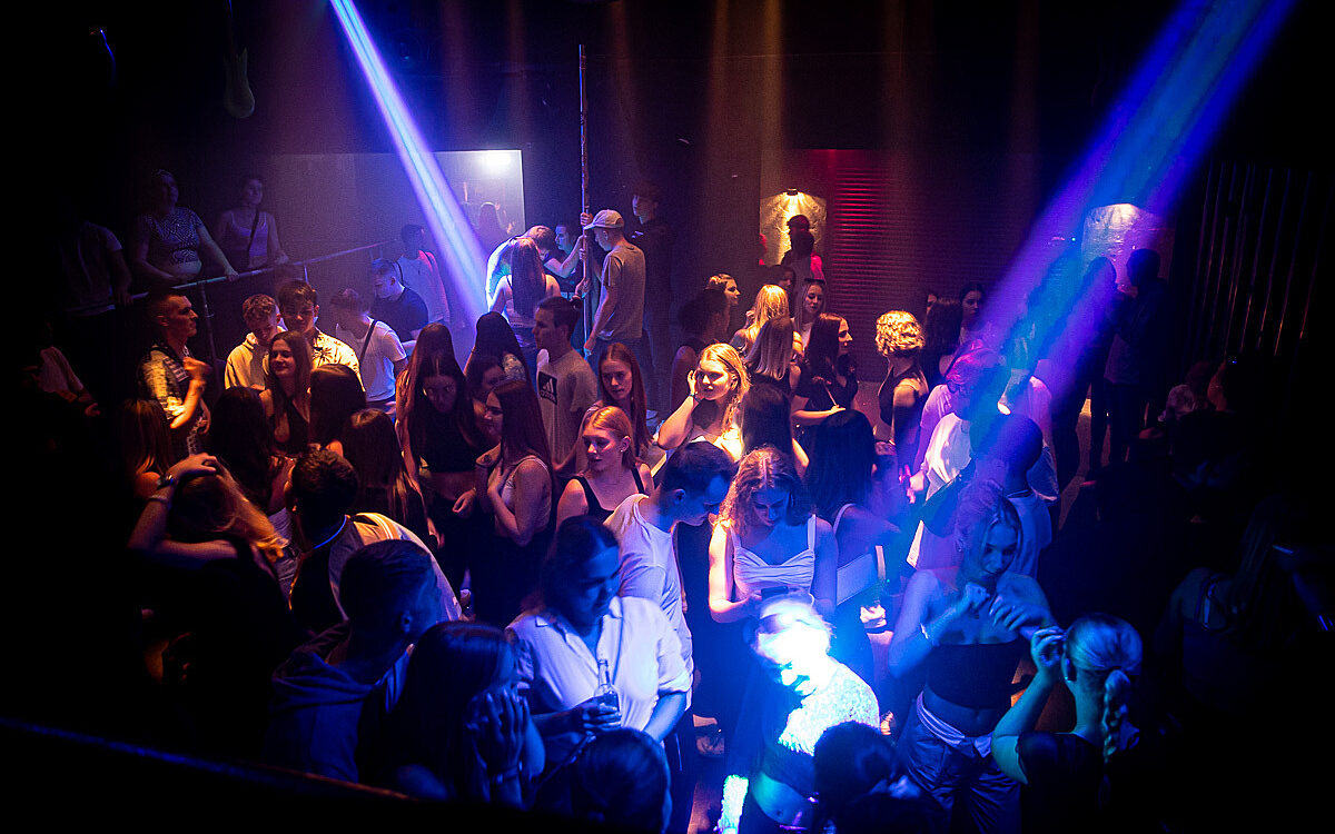 2022 09 30 Airport Black White 23 2022 09 30 Airport Black White 23