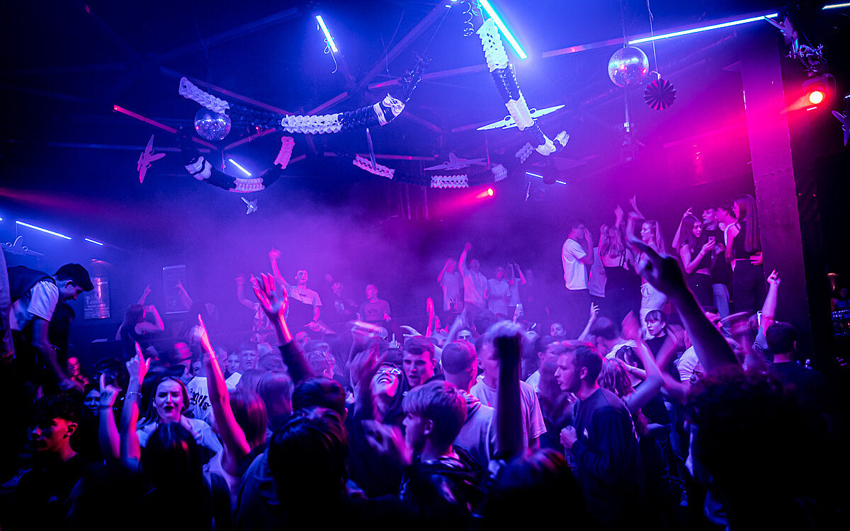 2022 10 01 Airport Black White 38 2022 10 01 Airport Black White 38