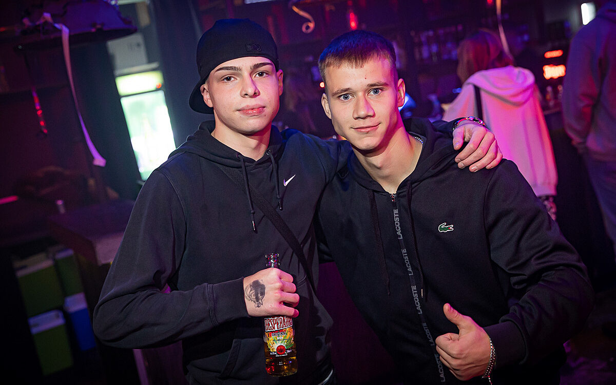 2022 10 01 Airport Black White 39 2022 10 01 Airport Black White 39