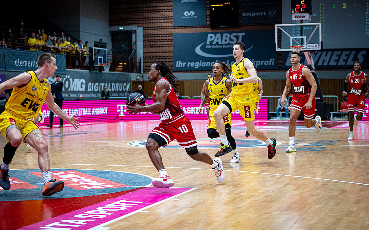 2022 10 15 Wuerzburg Baskets Oldenburg 40 2022 10 15 Wuerzburg Baskets Oldenburg 40