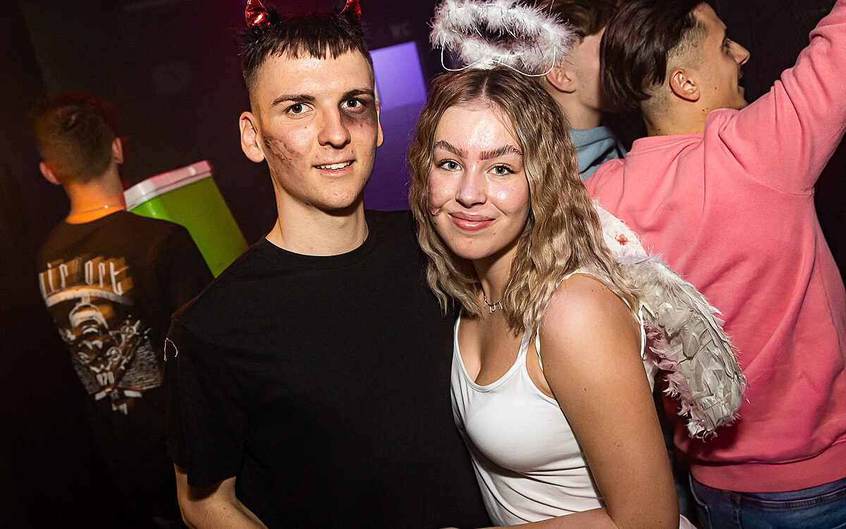 2022 11 01 Airport Halloween 27 2022 11 01 Airport Halloween 27