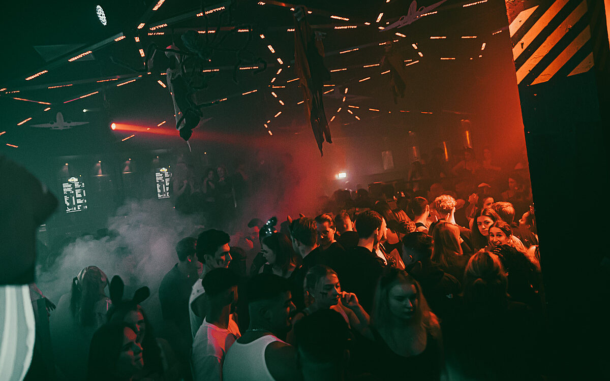 2022 11 01 Airport Halloween 32 2022 11 01 Airport Halloween 32