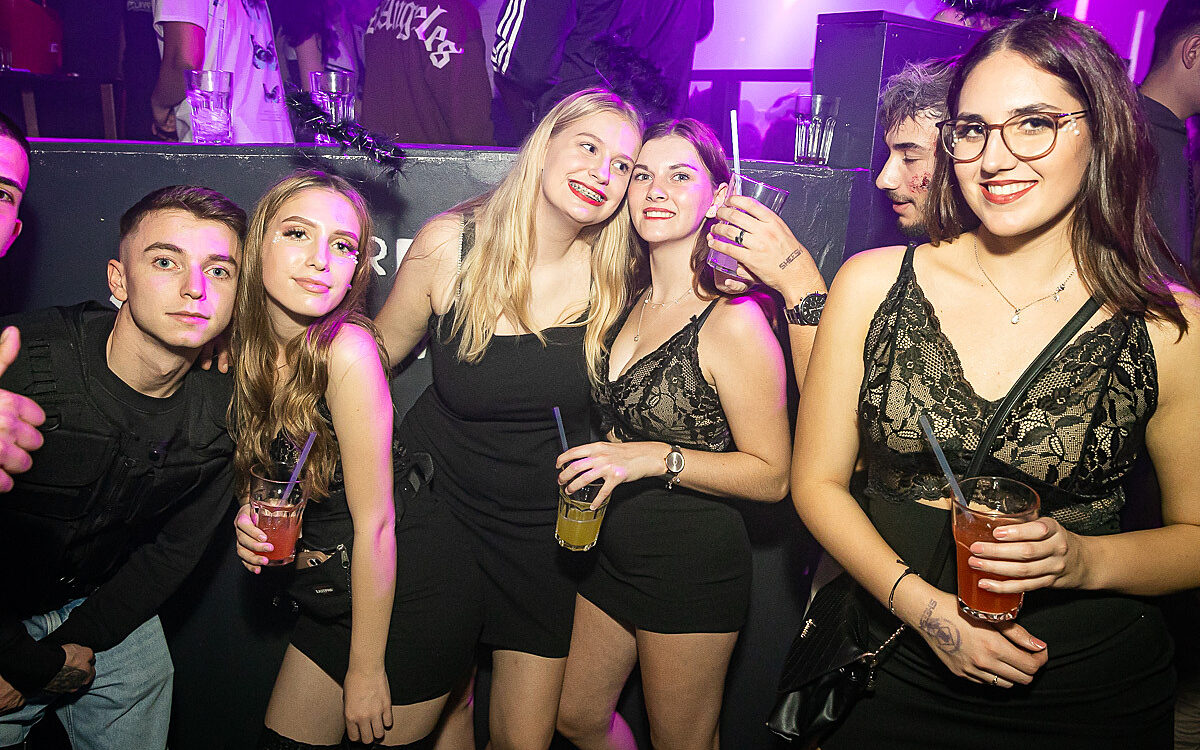 2022 11 01 Airport Halloween 50 2022 11 01 Airport Halloween 50