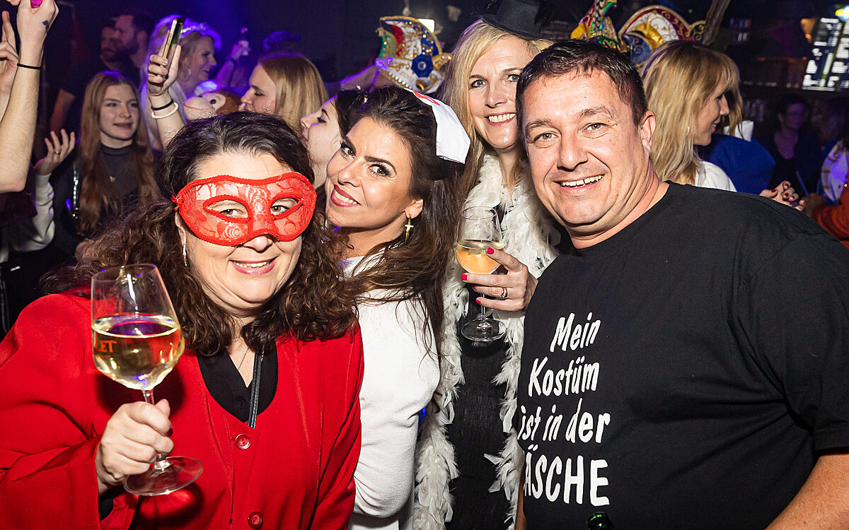 2022 11 12 Airport Fasching 102 2022 11 12 Airport Fasching 102