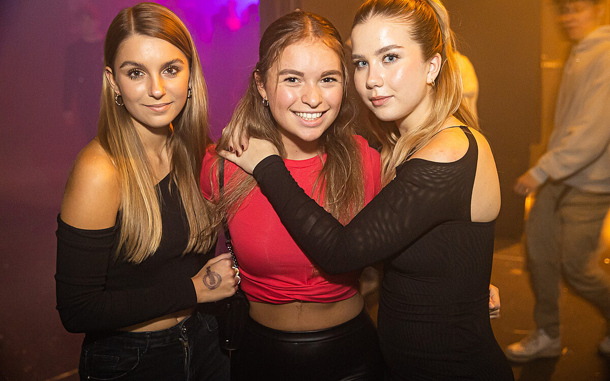 2022 11 12 Airport Fasching 76 2022 11 12 Airport Fasching 76