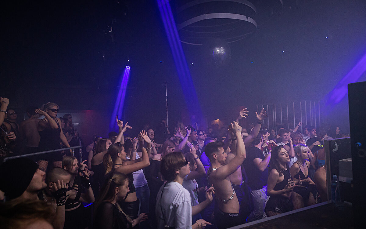 2022 11 19 Airport I Hate Models 12 2022 11 19 Airport I Hate Models 12