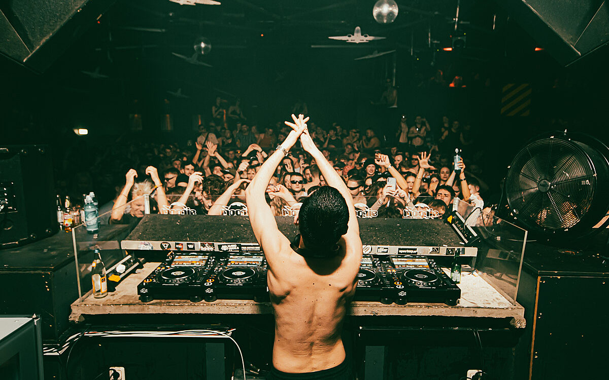 2022 11 19 Airport I Hate Models 81 2022 11 19 Airport I Hate Models 81