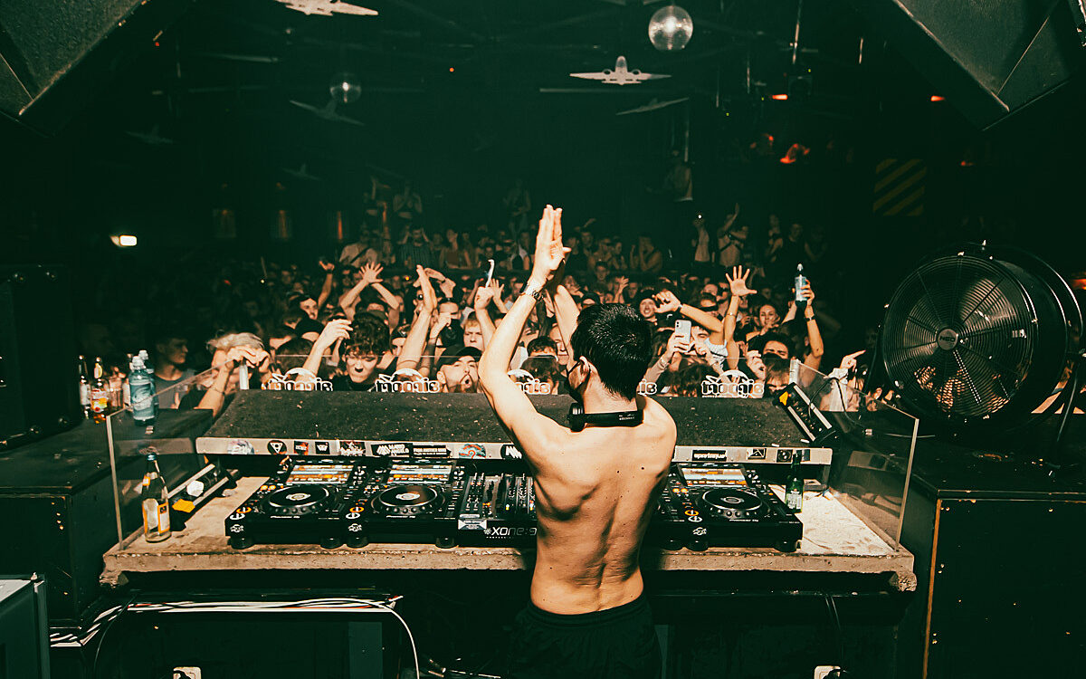 2022 11 19 Airport I Hate Models 82 2022 11 19 Airport I Hate Models 82