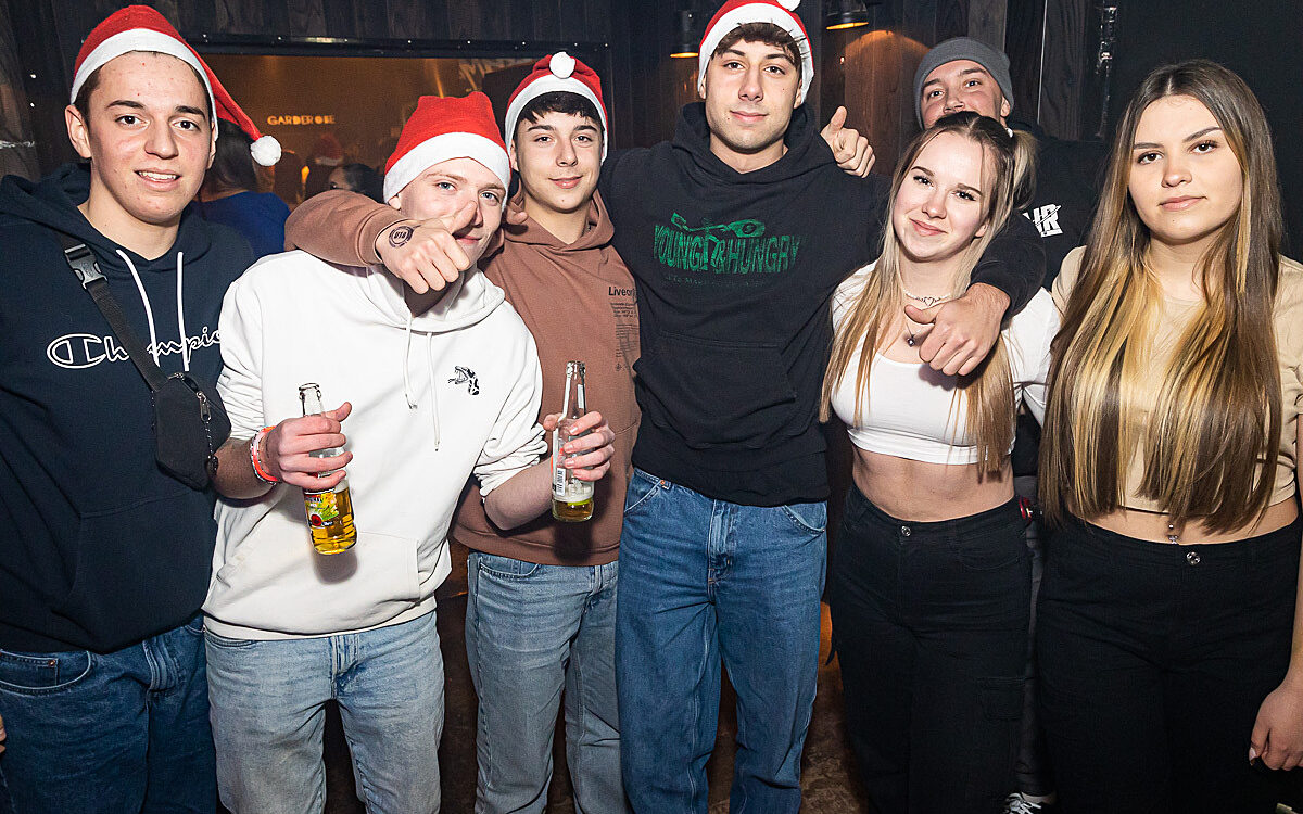 2022 12 09 Airport Nikolaus 2 2022 12 09 Airport Nikolaus 2