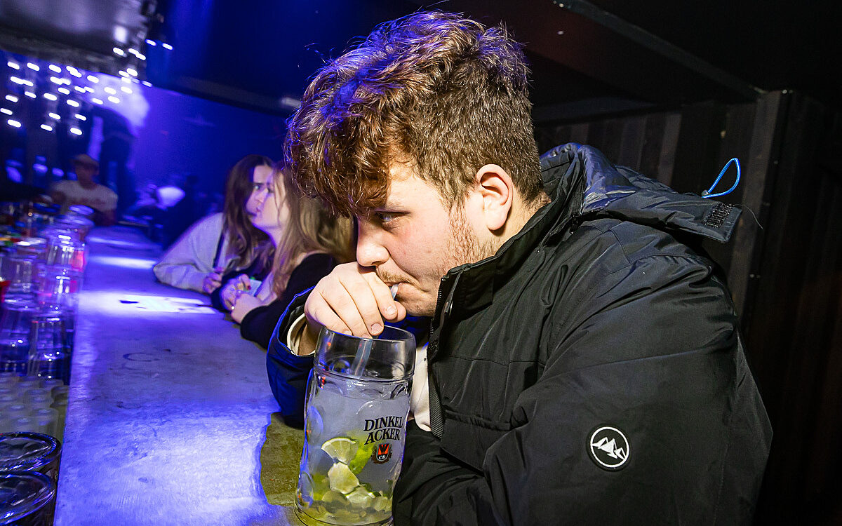 2022 12 10 Airport Nikolaus 16 2022 12 10 Airport Nikolaus 16