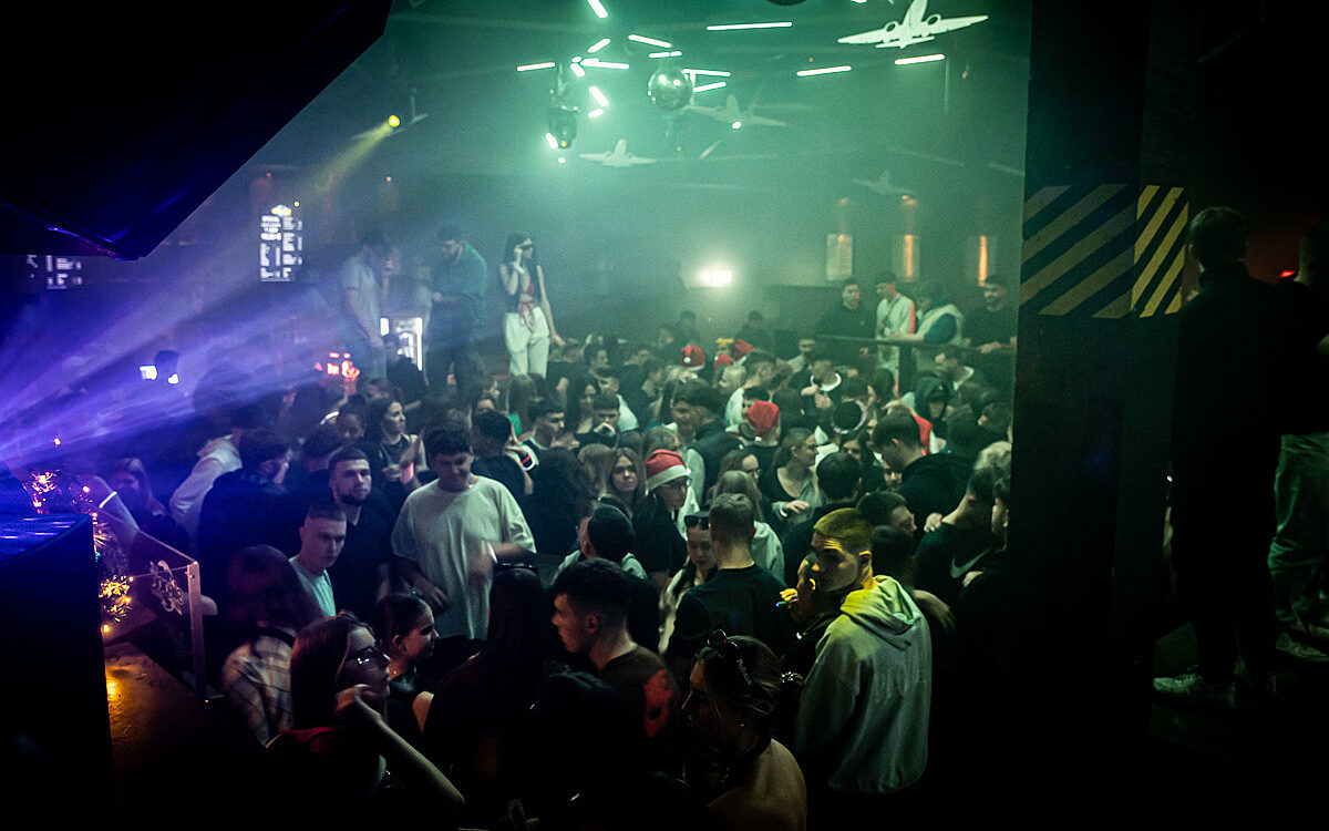 2022 12 10 Airport Nikolaus 25 2022 12 10 Airport Nikolaus 25