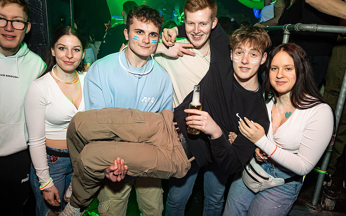 2023 02 10 Airport Neon Night 10 2023 02 10 Airport Neon Night 10