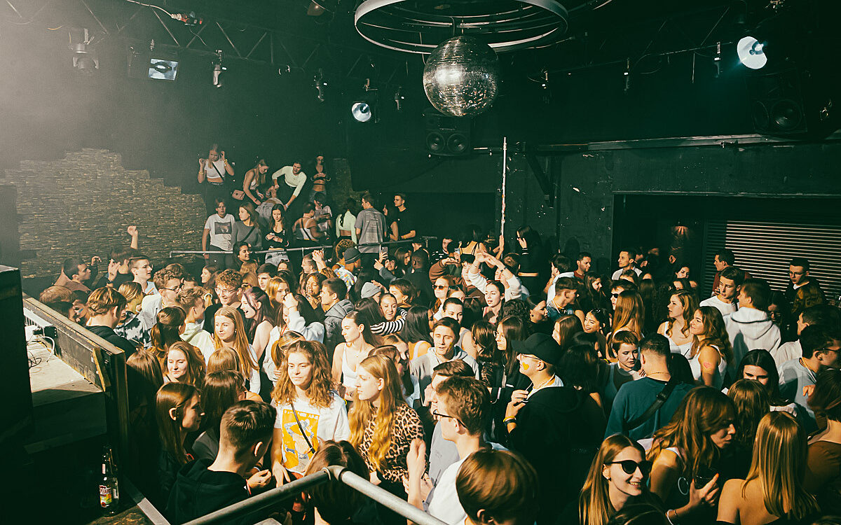 2023 02 10 Airport Neon Night 14 2023 02 10 Airport Neon Night 14