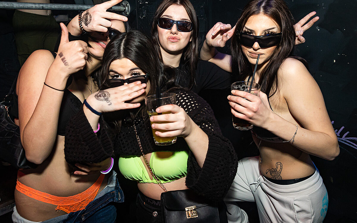 2023 02 10 Airport Neon Night 7 2023 02 10 Airport Neon Night 7