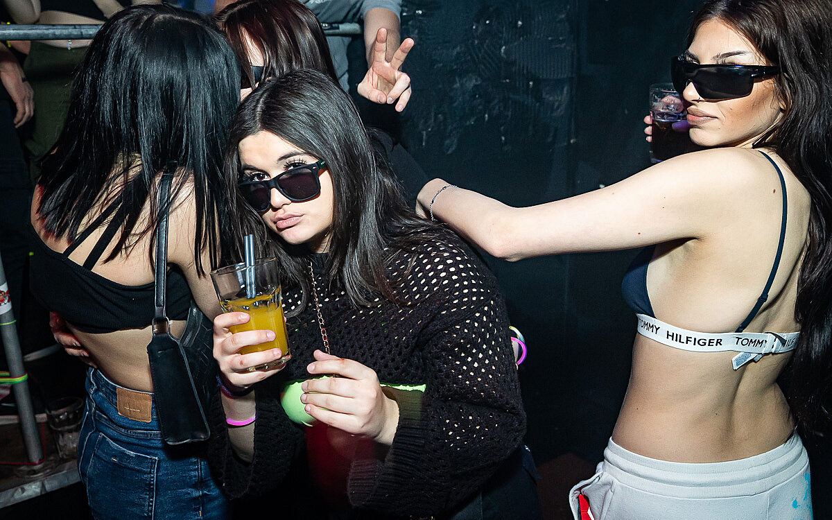 2023 02 10 Airport Neon Night 9 2023 02 10 Airport Neon Night 9