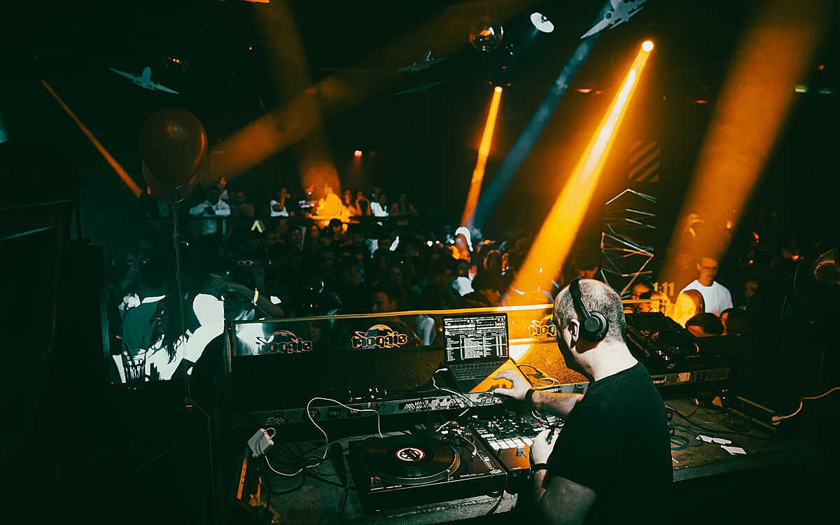 2023 02 11 Airport Neon Night 19 2023 02 11 Airport Neon Night 19