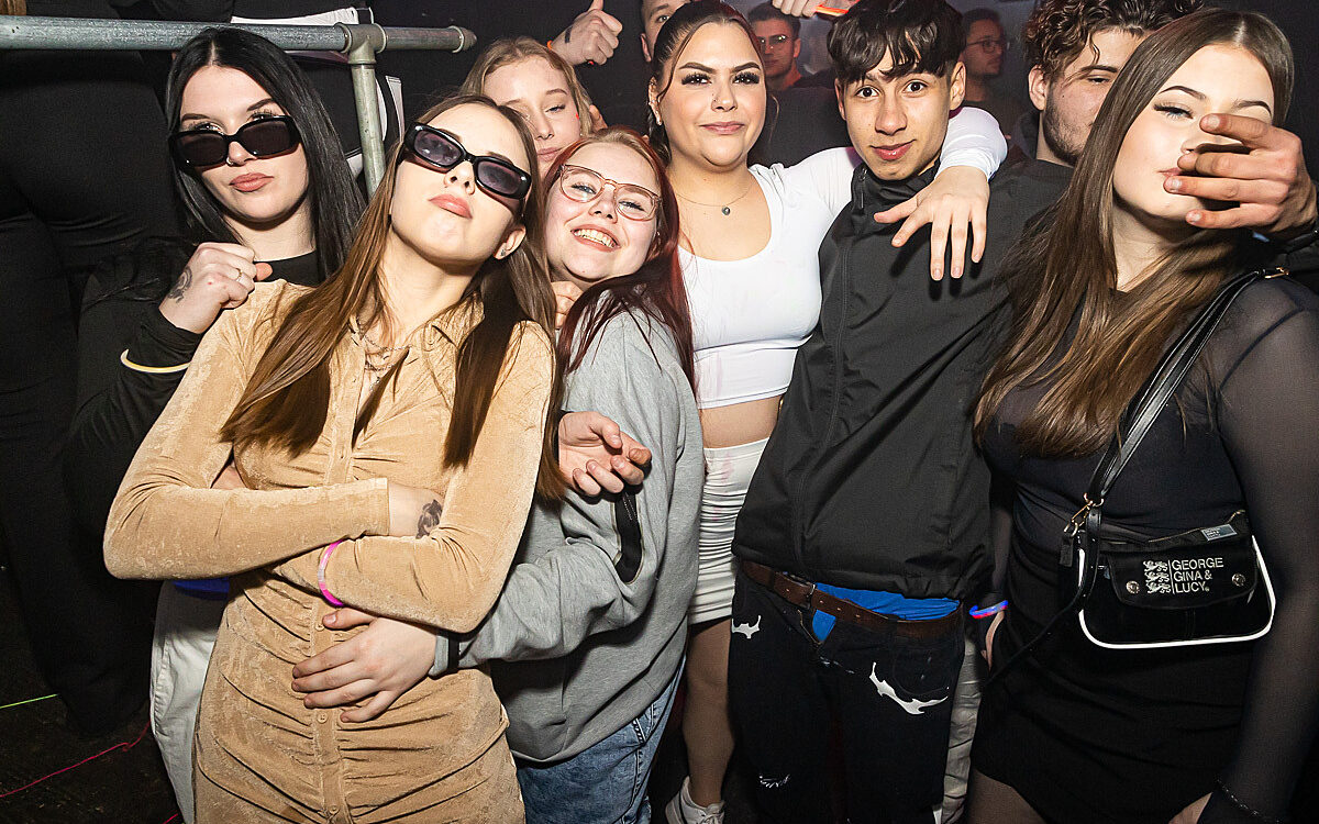 2023 02 11 Airport Neon Night 30 2023 02 11 Airport Neon Night 30