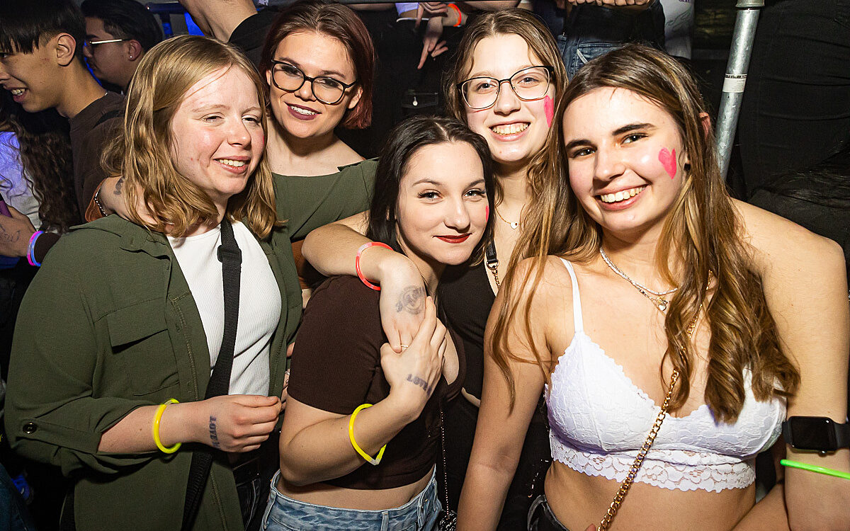 2023 02 11 Airport Neon Night 31 2023 02 11 Airport Neon Night 31