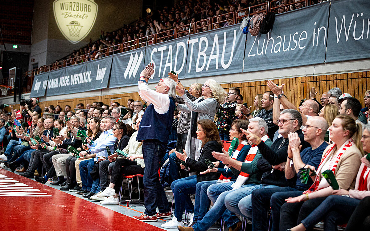 2023 03 17 s Oliver Baskets 21 2023 03 17 s Oliver Baskets 21