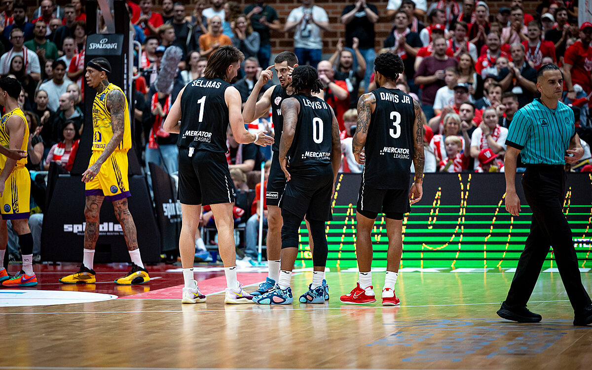 20241001 Fit One Baskets Holon 28 20241001 Fit One Baskets Holon 28