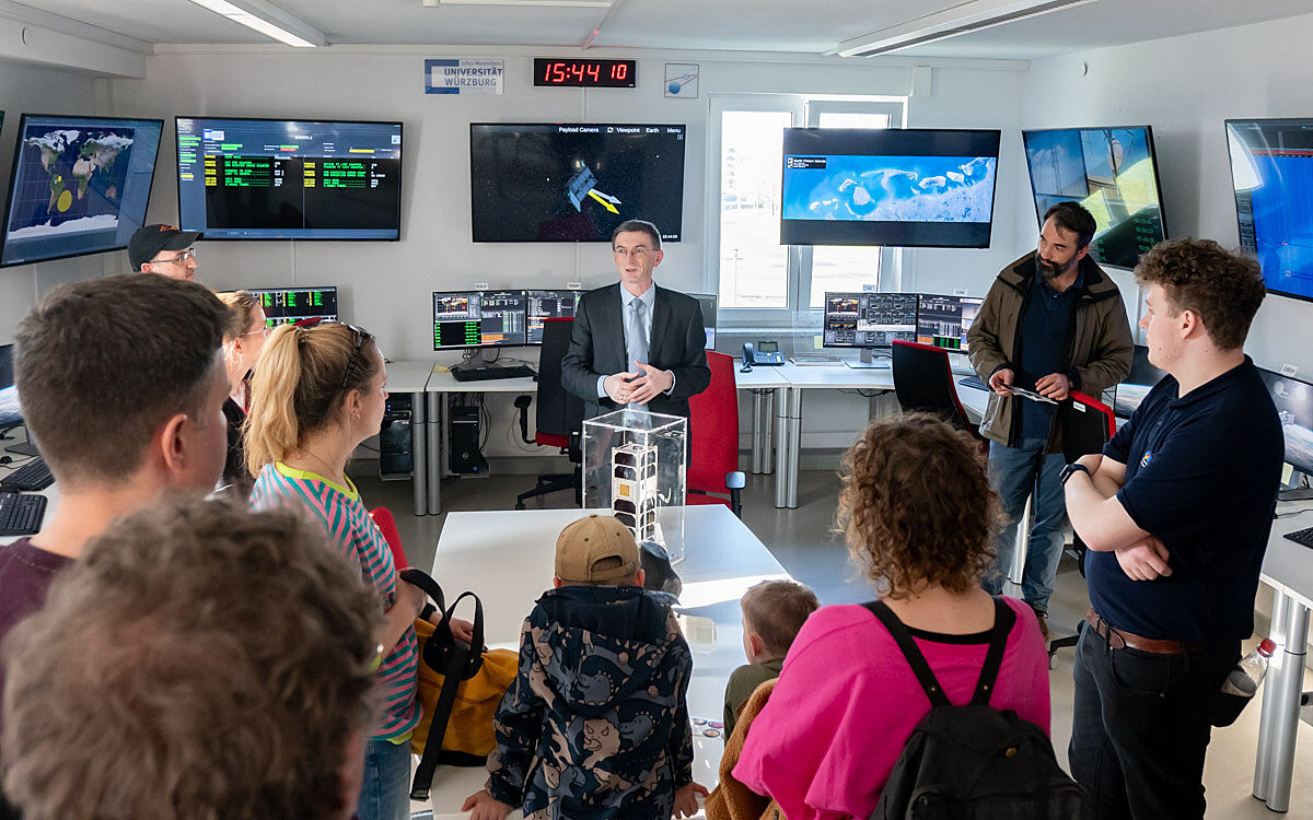 2025 03 28 tag der raumfahrt 1 2025 03 29 014354 hhgl 2025 03 28 tag der raumfahrt 1 2025 03 29 014354 hhgl