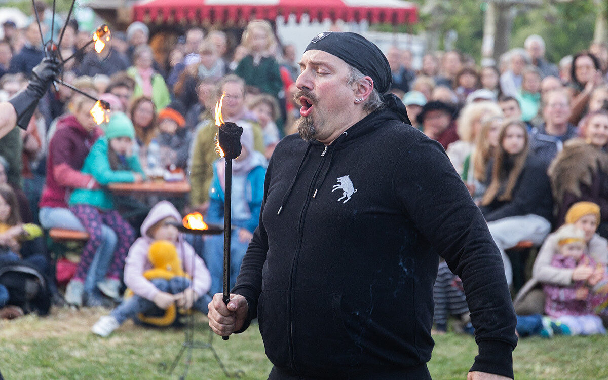 2025 05 23 mitelaltermarkt 31 2025 05 23 mitelaltermarkt 31