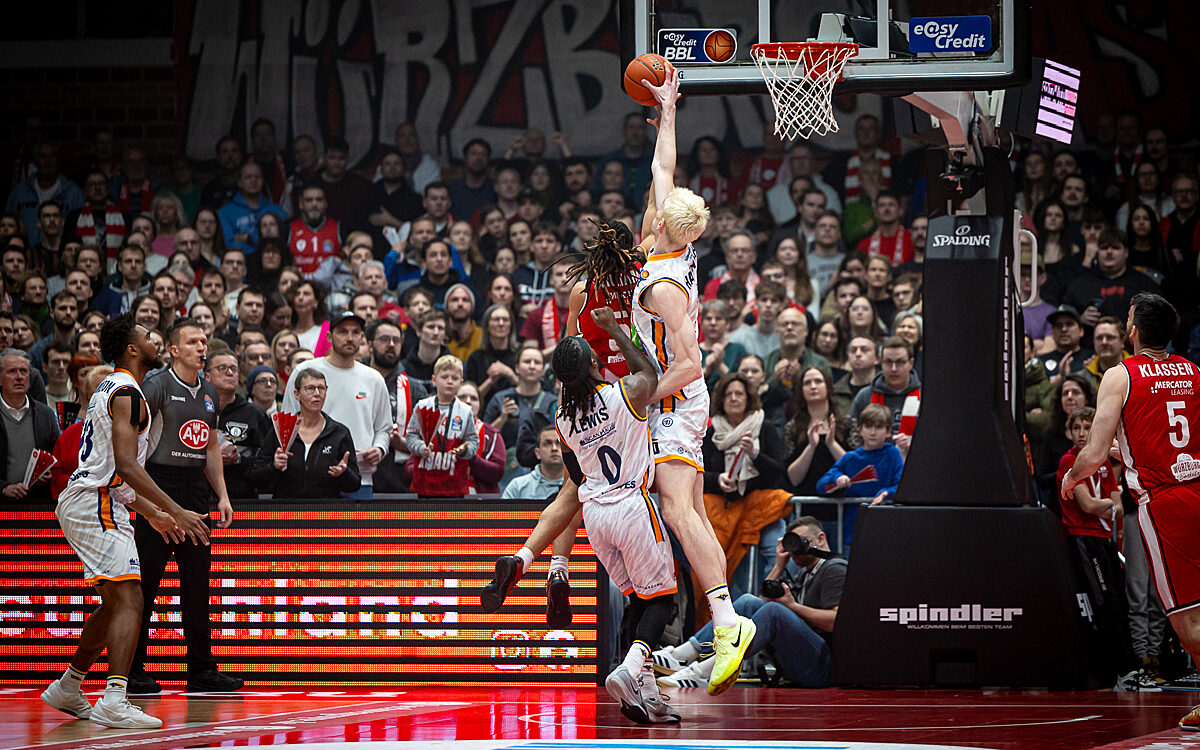 20250209 Wuerzburg Rostock 64 20250209 Wuerzburg Rostock 64