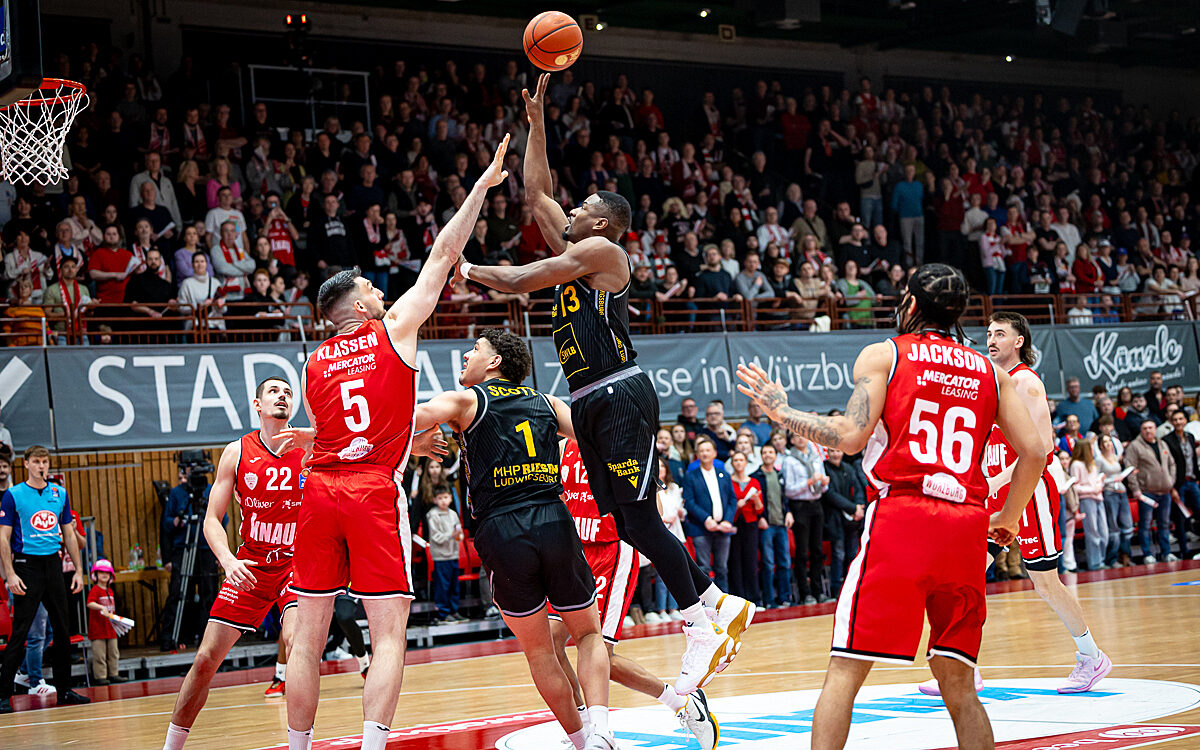 20250301 Wuerzburg Ludwigsburg 25 20250301 Wuerzburg Ludwigsburg 25