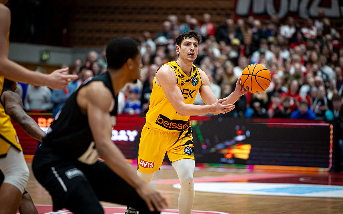 20250304 Wue Baskets Athen 18 20250304 Wue Baskets Athen 18