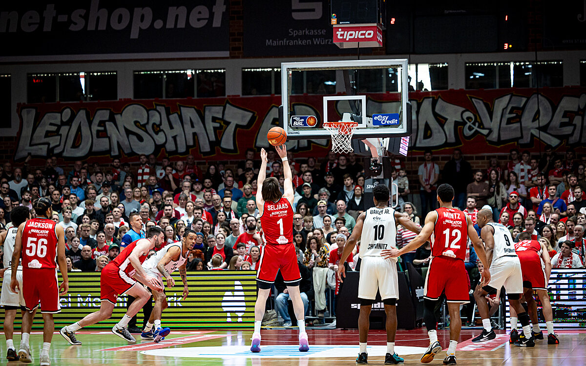 20250316 Wuerzburg Chemnitz 38 20250316 Wuerzburg Chemnitz 38