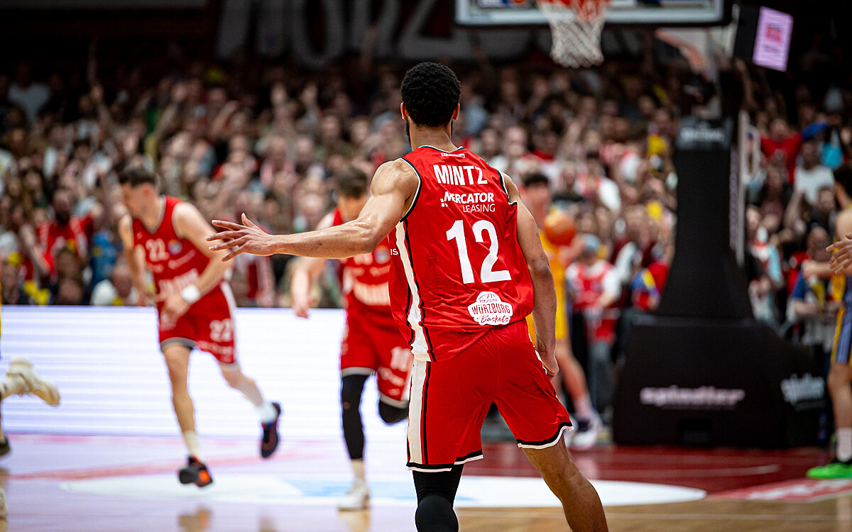 20250423 Wuerzburg Alba Berlin 31 20250423 Wuerzburg Alba Berlin 31