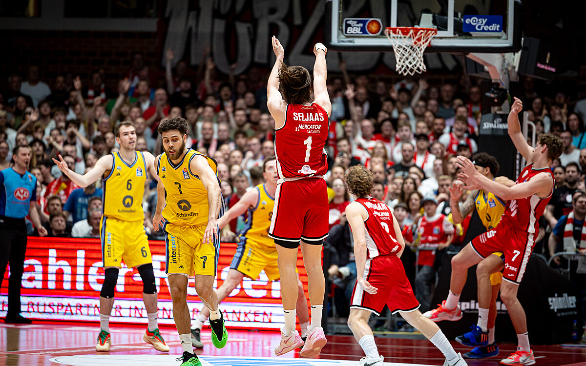20250423 Wuerzburg Alba Berlin 38 20250423 Wuerzburg Alba Berlin 38