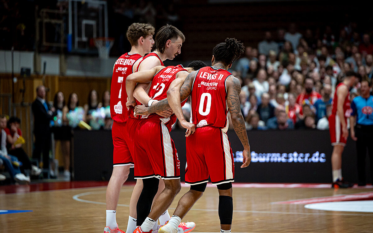 20250423 Wuerzburg Alba Berlin 42 20250423 Wuerzburg Alba Berlin 42