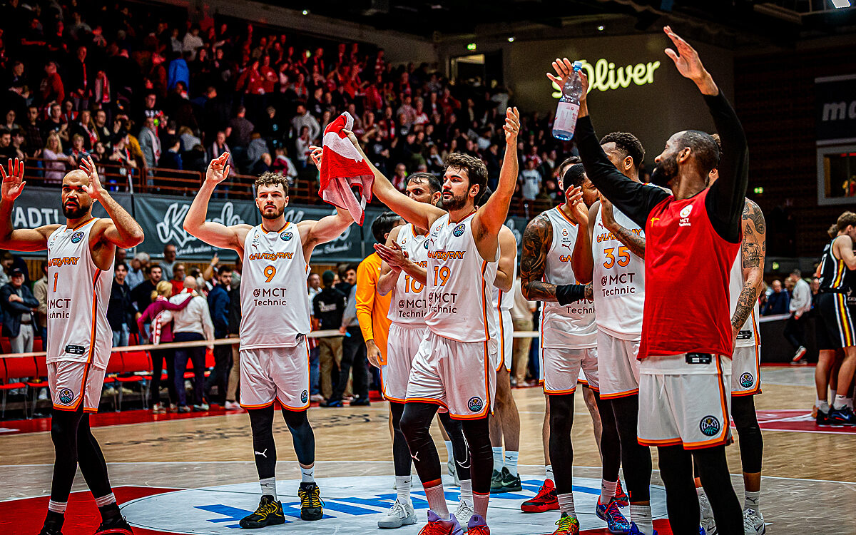 20251104 Wuerzburg Galatasary MCT Technic 14 20251104 Wuerzburg Galatasary MCT Technic 14