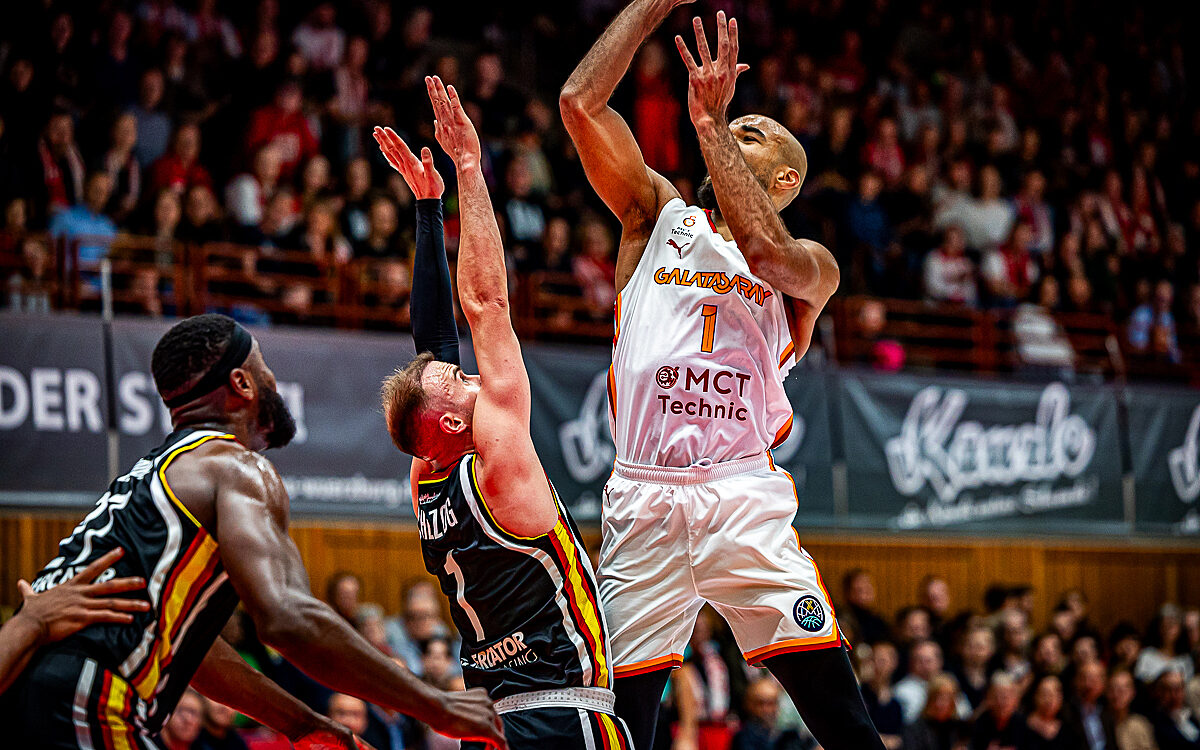 20251104 Wuerzburg Galatasary MCT Technic 60 20251104 Wuerzburg Galatasary MCT Technic 60