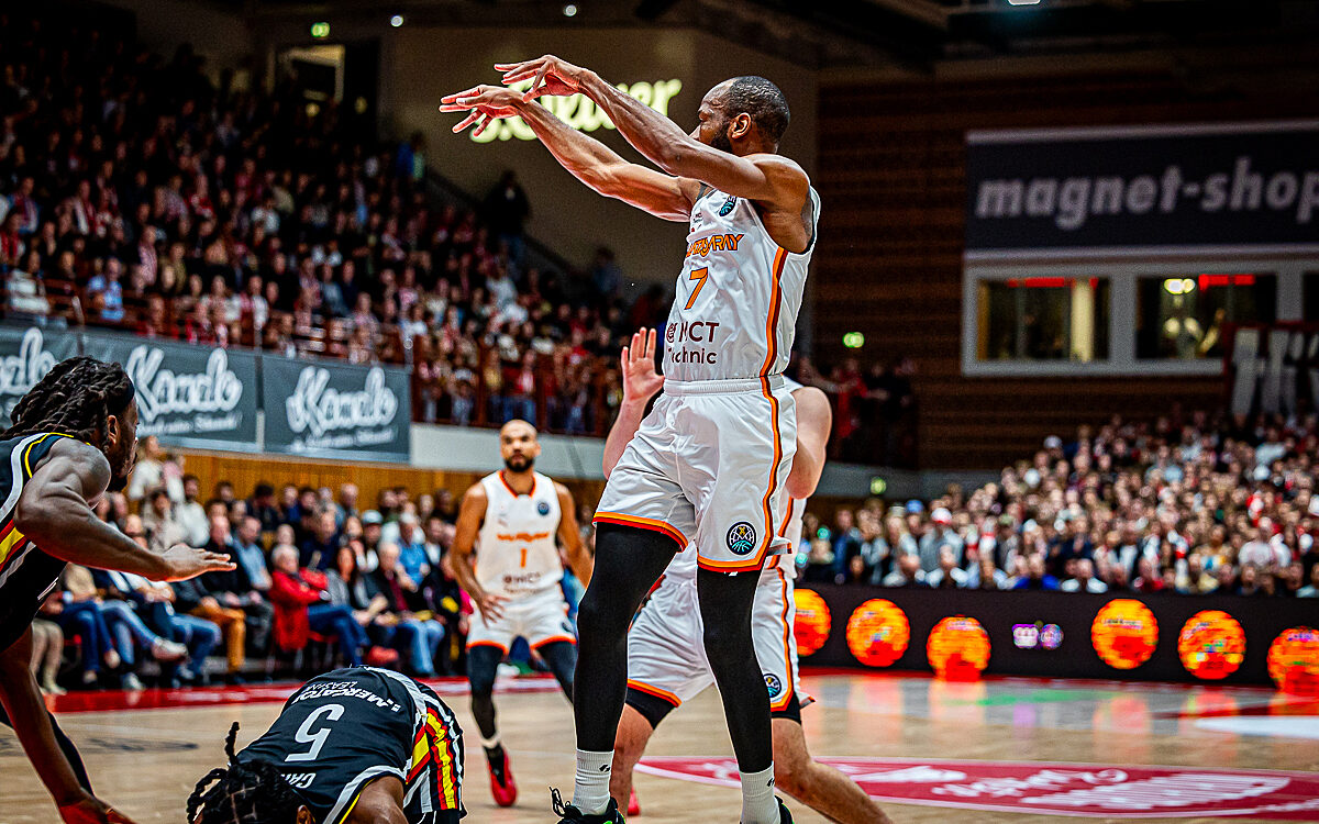 20251104 Wuerzburg Galatasary MCT Technic 61 20251104 Wuerzburg Galatasary MCT Technic 61