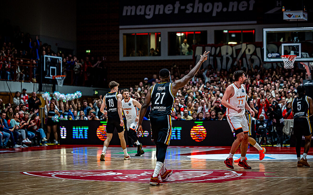 20251104 Wuerzburg Galatasary MCT Technic 69 20251104 Wuerzburg Galatasary MCT Technic 69