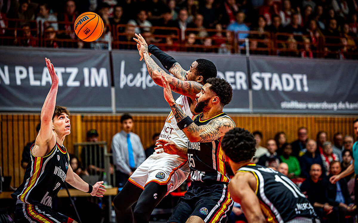 20251104 Wuerzburg Galatasary MCT Technic 71 20251104 Wuerzburg Galatasary MCT Technic 71