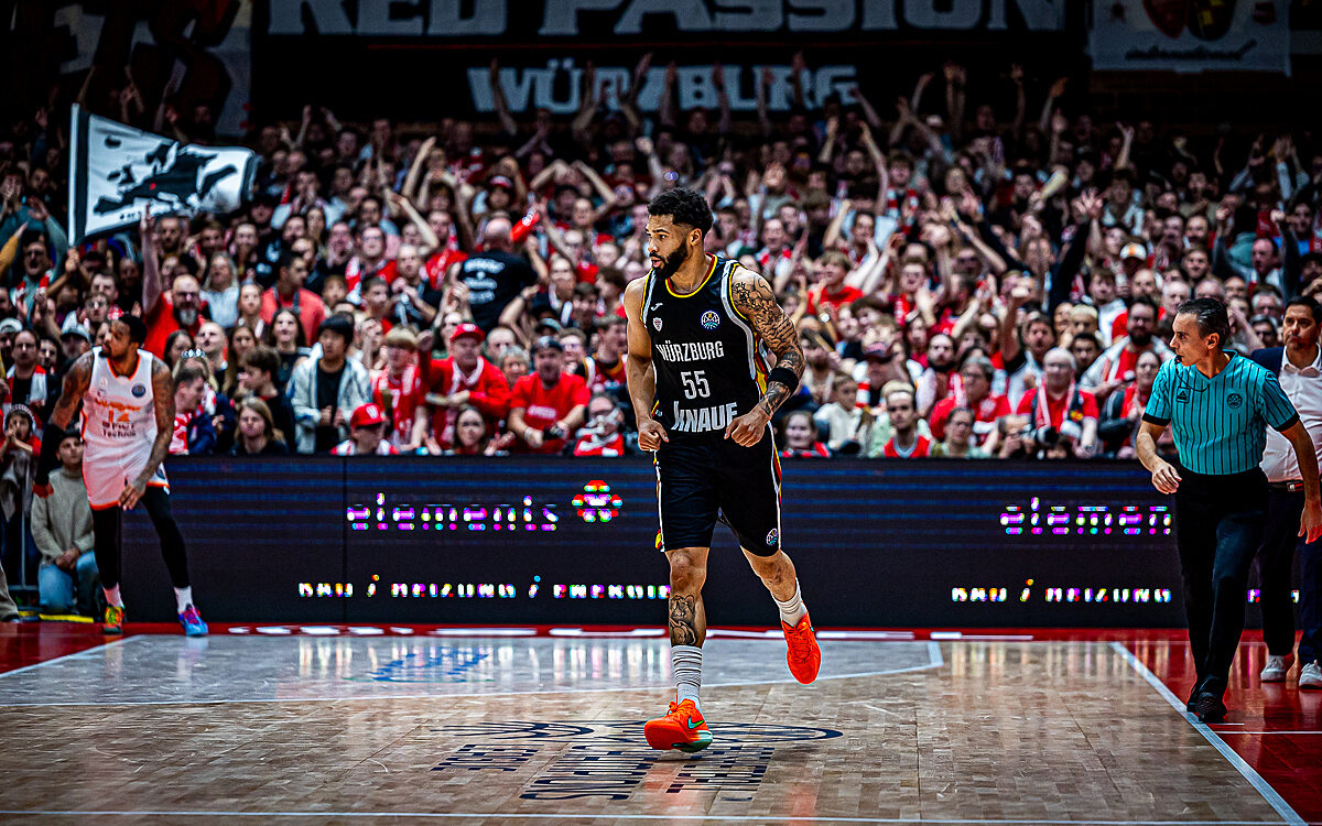 20251104 Wuerzburg Galatasary MCT Technic 76 20251104 Wuerzburg Galatasary MCT Technic 76