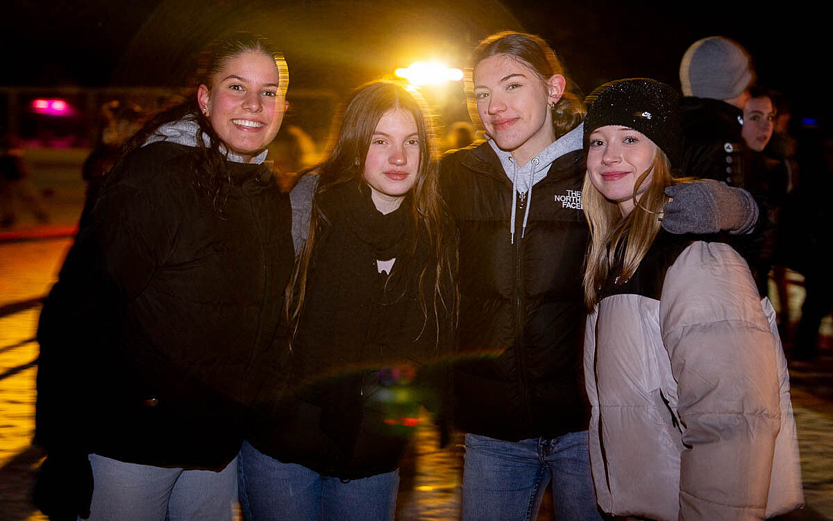 221202 Eisbahn 07 2 221202 Eisbahn 07 2