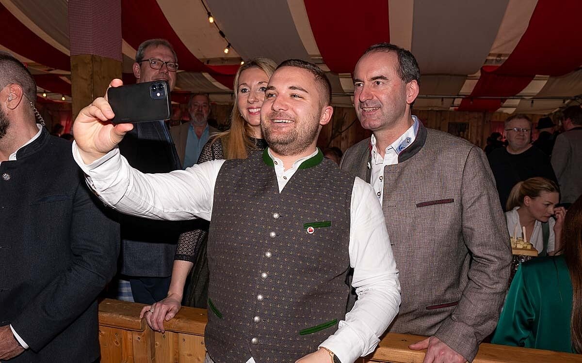 230318 Fruehjahrsvolksfest 20 2 230318 Fruehjahrsvolksfest 20 2