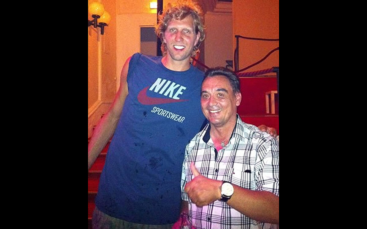 Charlie mit Dirk Nowitzki Charlie mit Dirk Nowitzki
