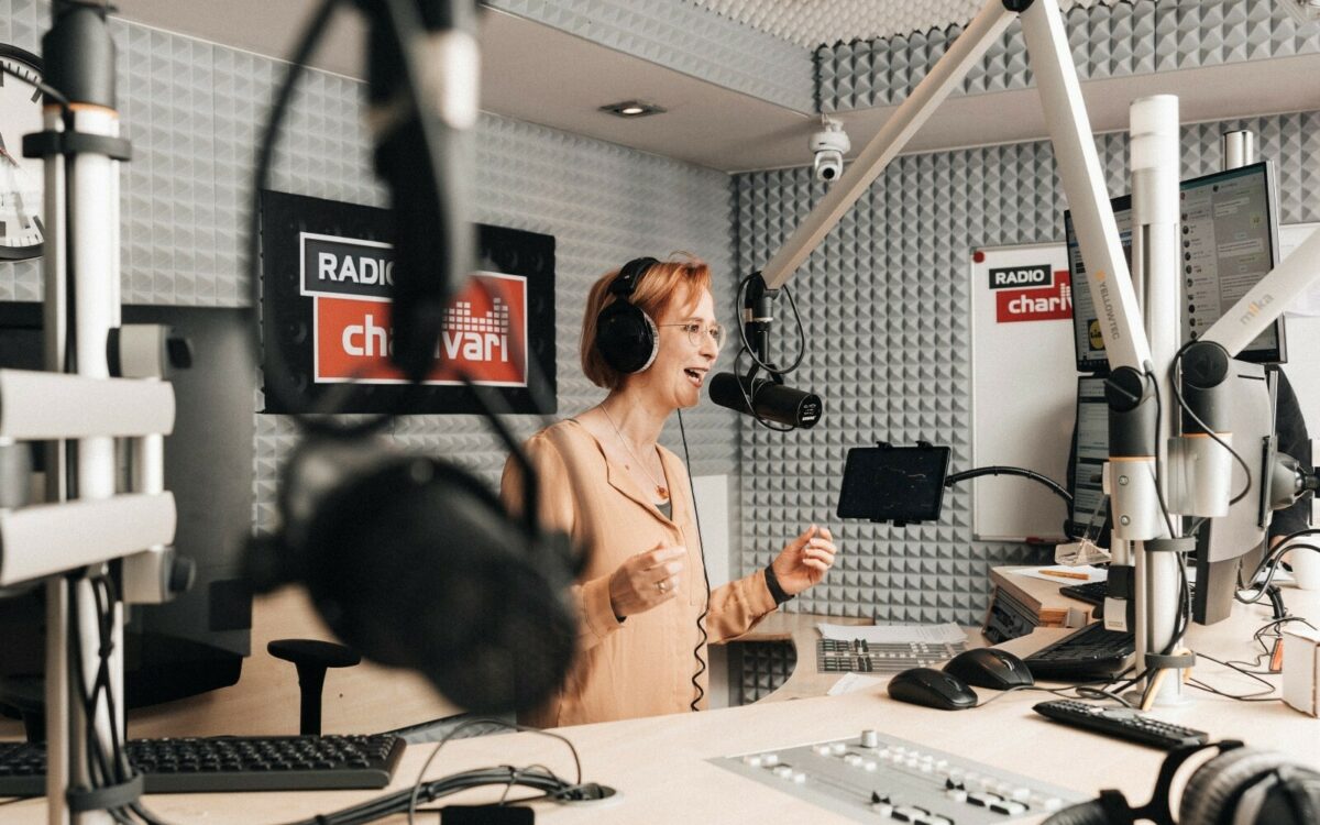 Radio Charivari Moderatorin Monique Marten Studio 2 Radio Charivari Moderatorin Monique Marten Studio 2