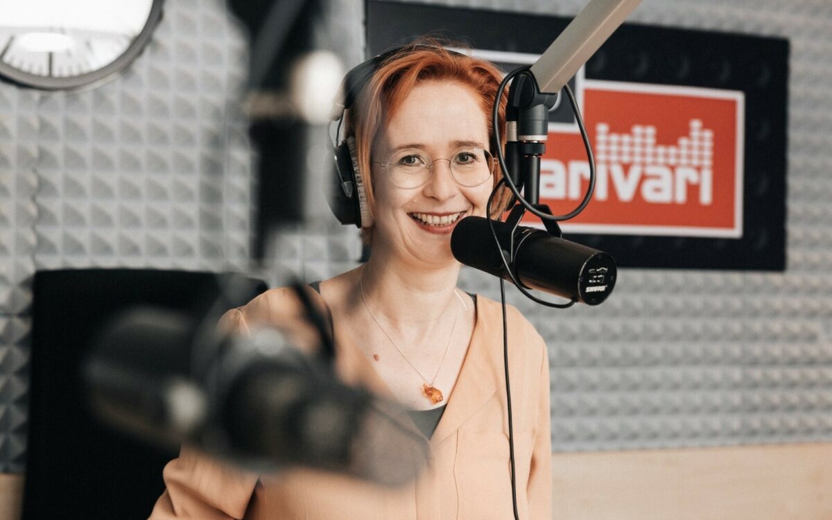 Radio Charivari Moderatorin Monique Marten Studio Radio Charivari Moderatorin Monique Marten Studio