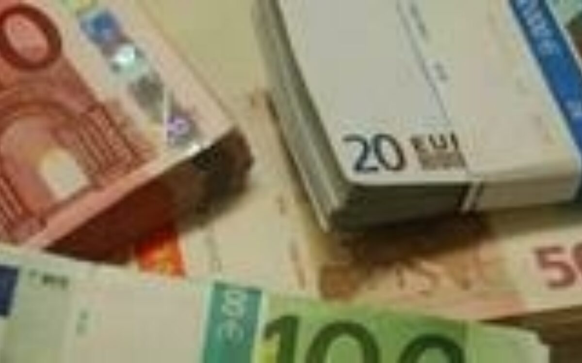 1605264185geld divers 3 foto andreas pilhofer cropped 214x100 1605264185geld divers 3 foto andreas pilhofer cropped 214x100